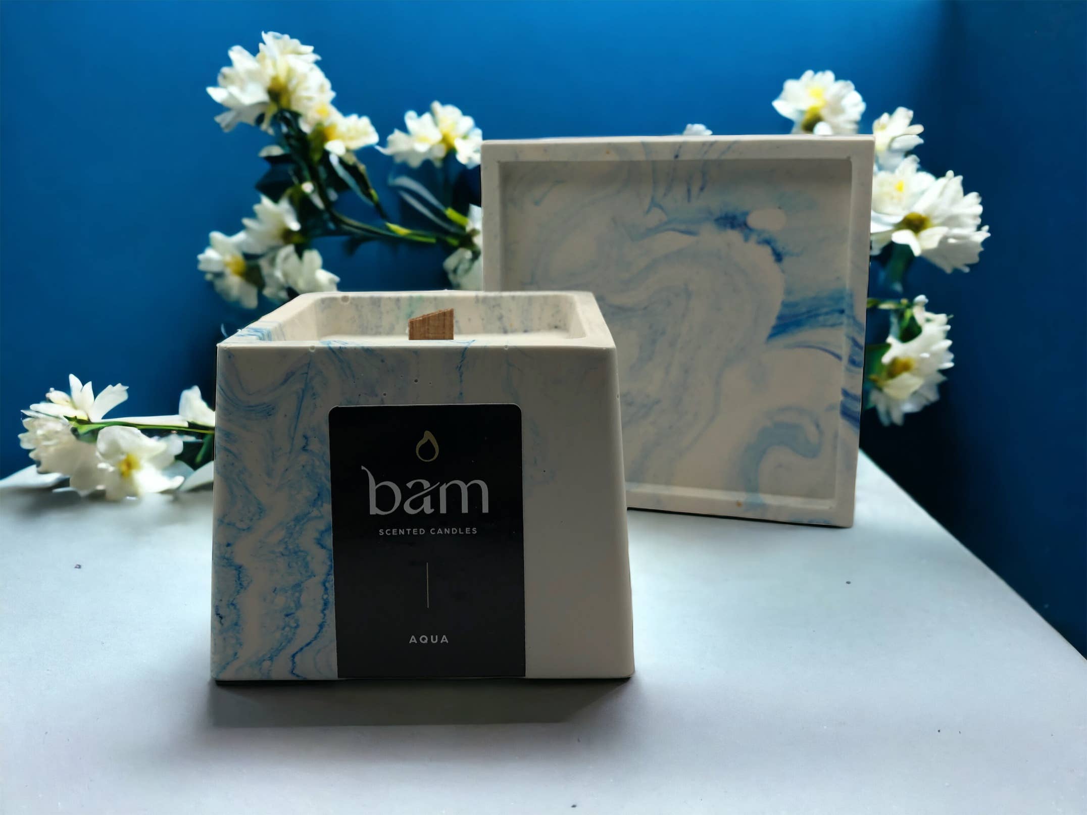 BAM - AQUA bougie parfumée - Collection SQUARE