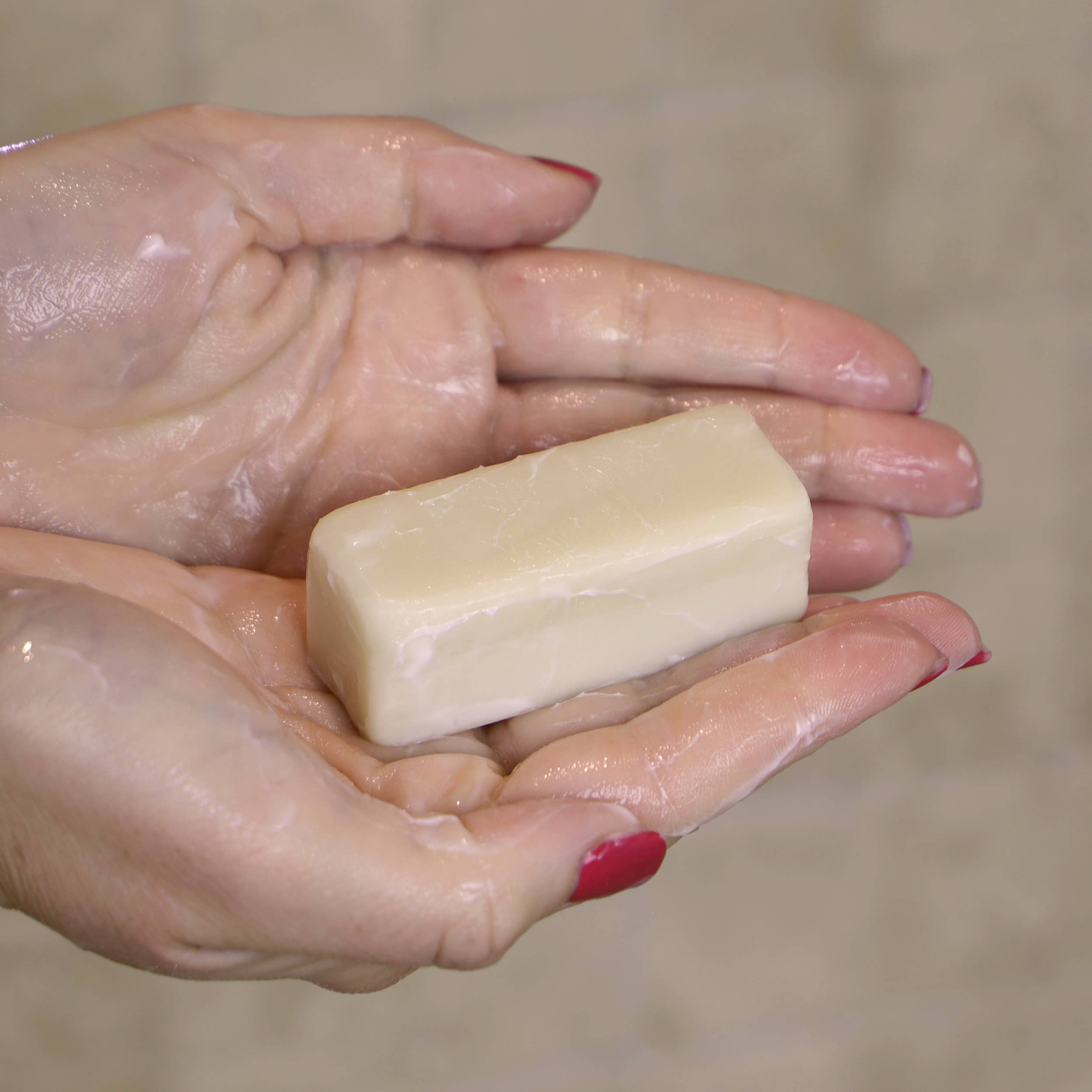 Après-shampoing solide à l'huile de chanvre bio: Parfum Lait de coco et figue