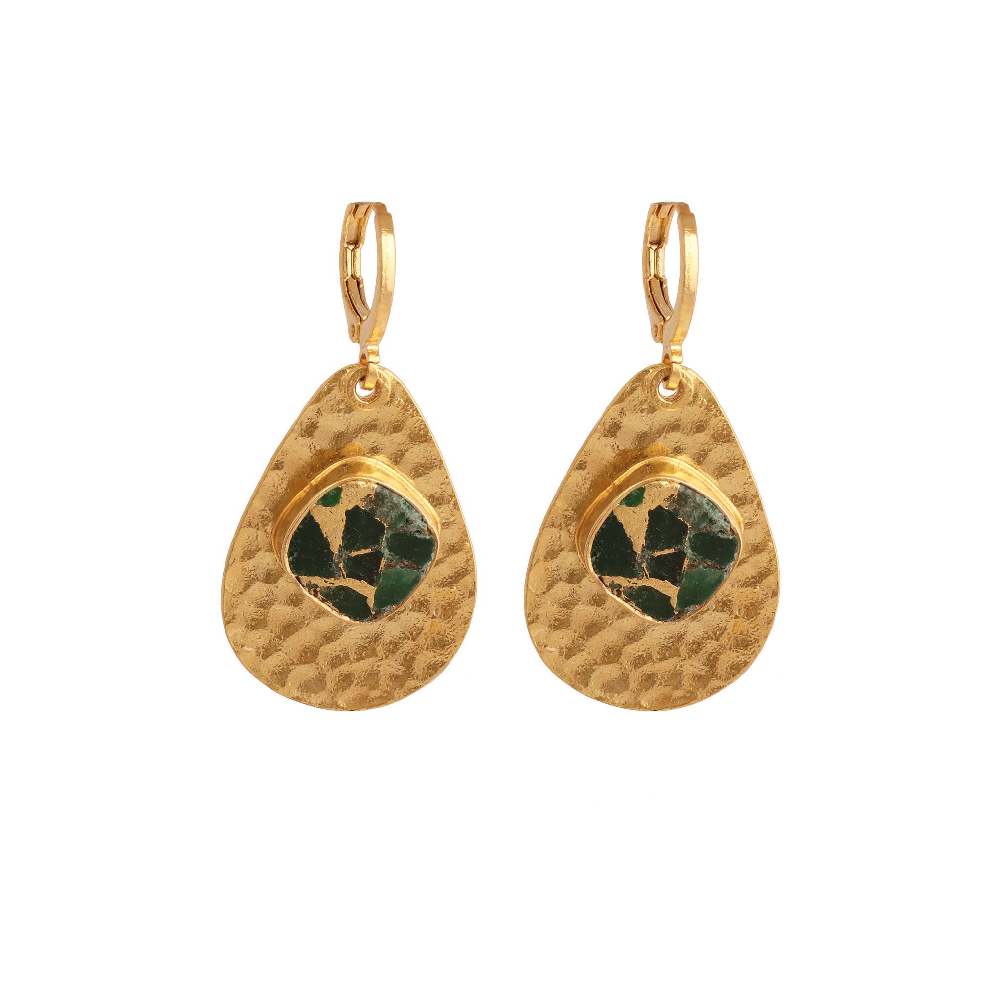 Boucles d'oreilles pendantes texturées martelées vert Mohave plaquées or