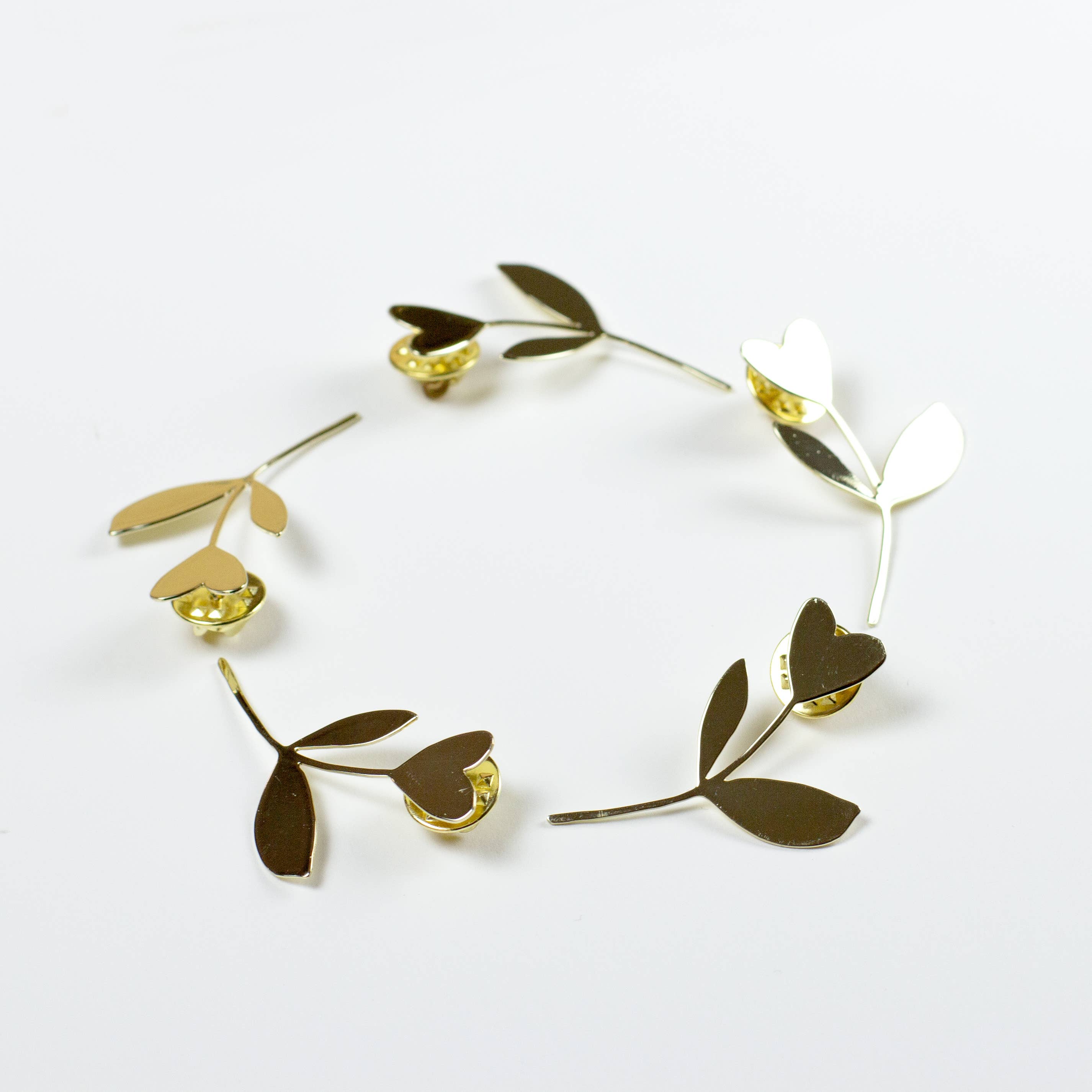 Épingle « Joli Brin d’Amour » en laiton