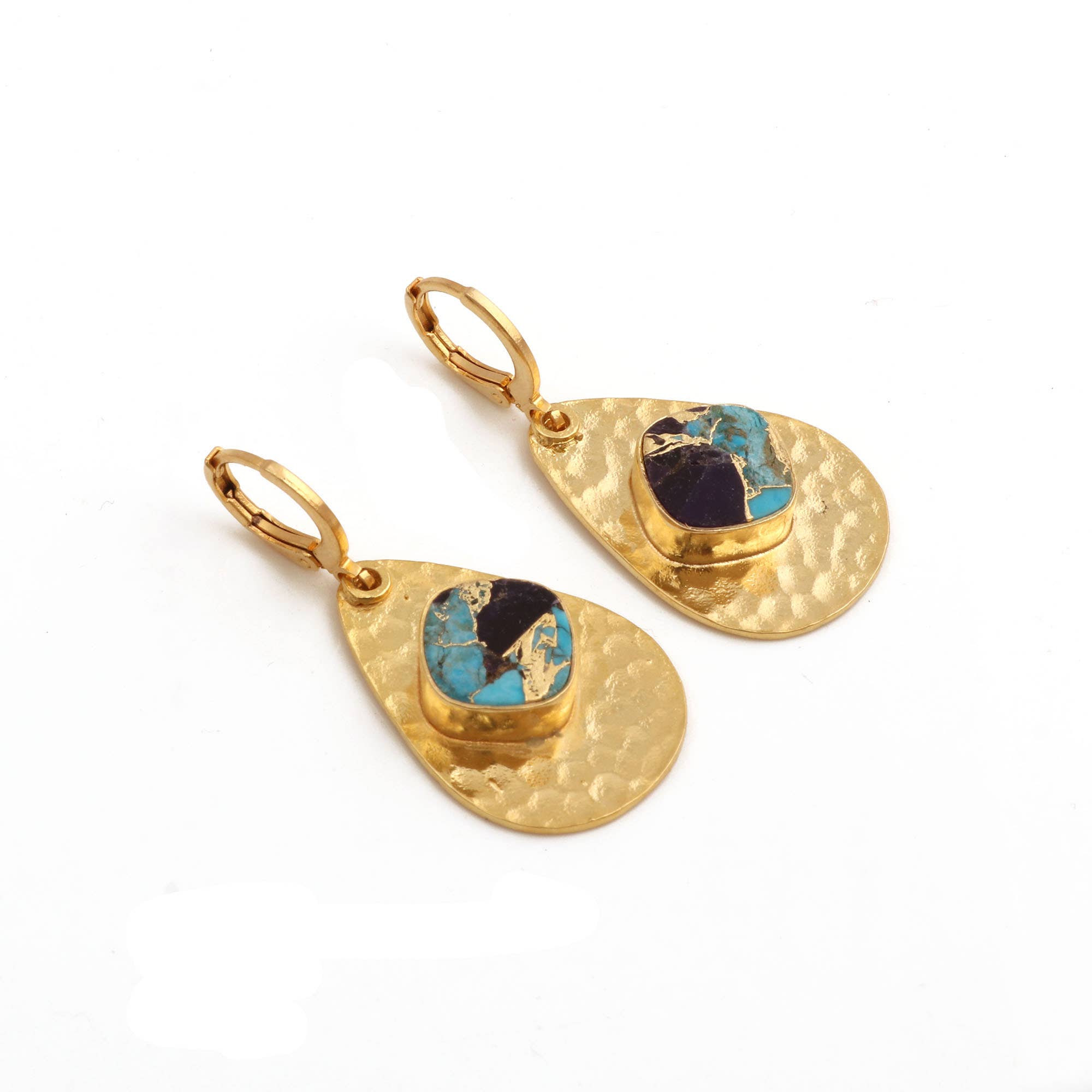 Boucles d'oreilles pendantes texturées martelées plaquées or Mohave Améthyste