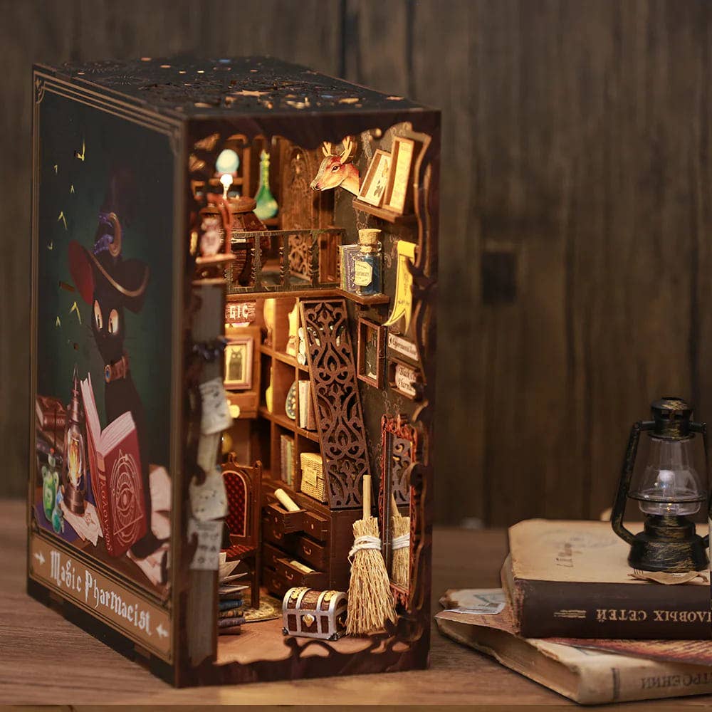 Magic Pharmacist - Book Nook