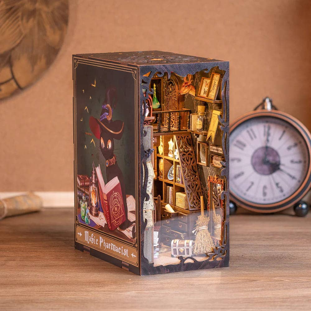 Magic Pharmacist - Book Nook