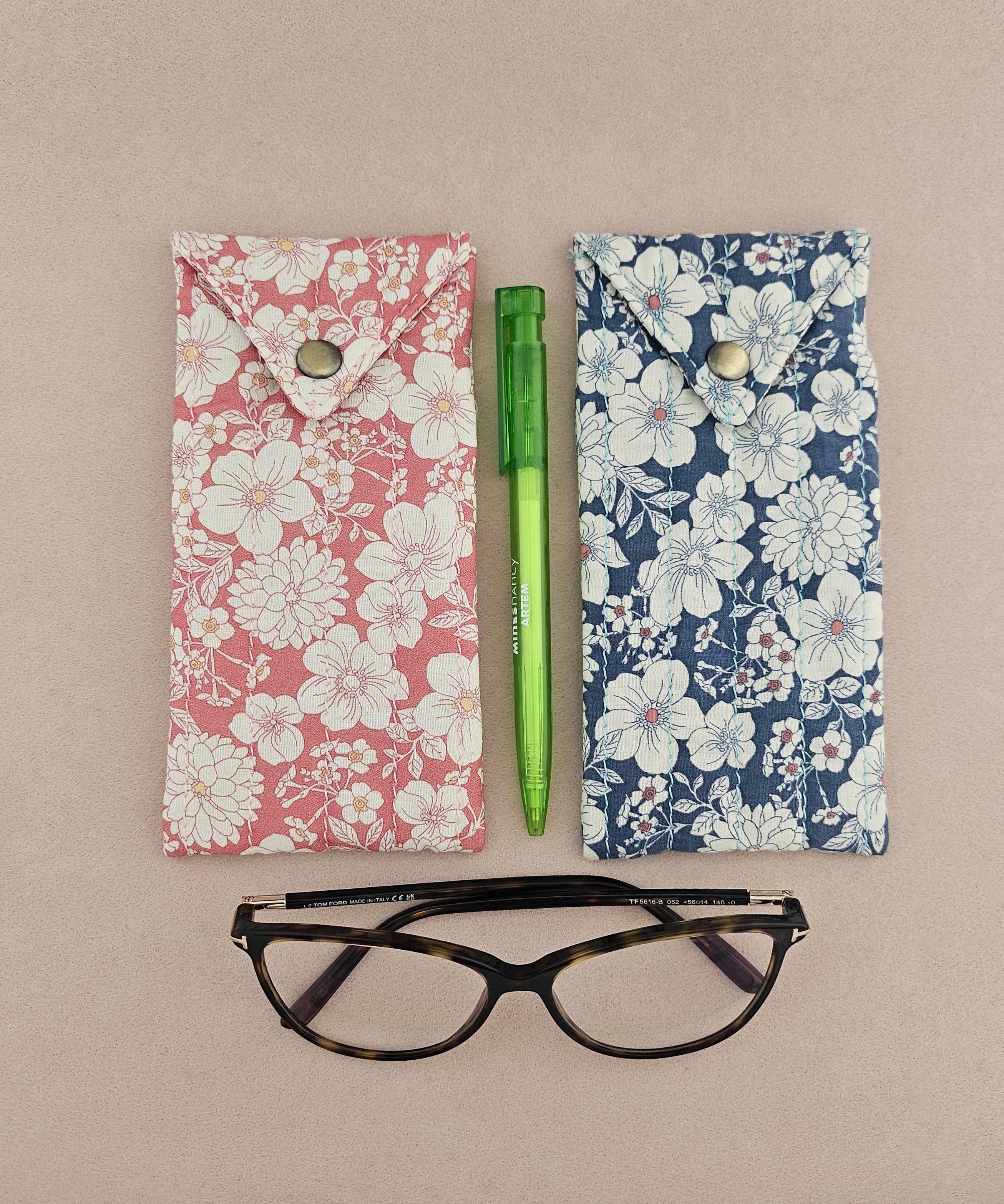 Trousse  lunette / stylo en 100 % coton : Fleur rouge marine