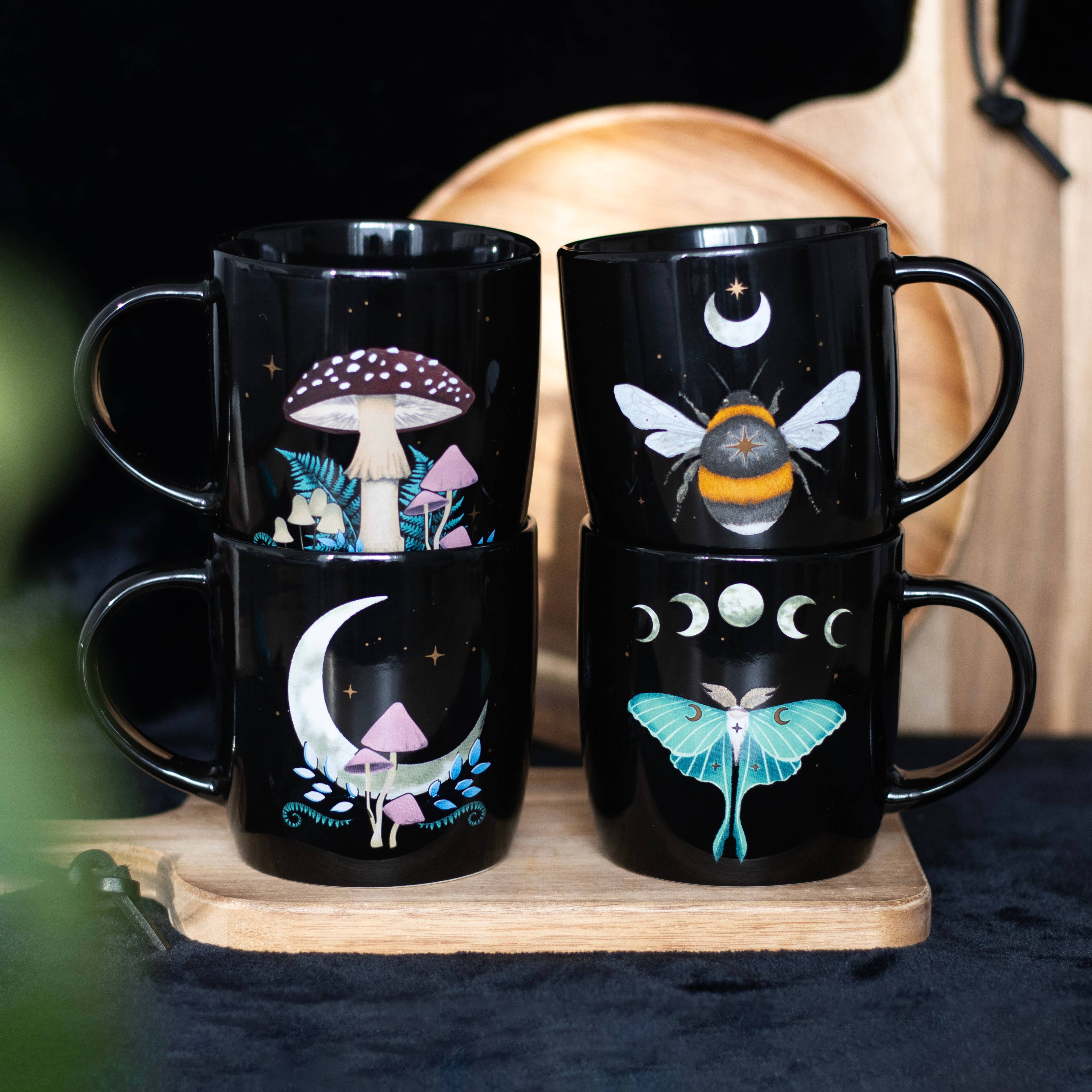 Une tasse Dark Forest
