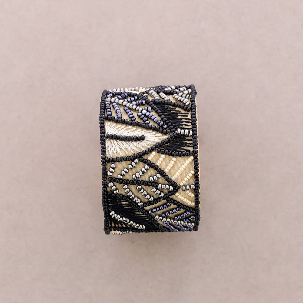 Bracelet ajustable, paillettes, feuilles: Fuchsia