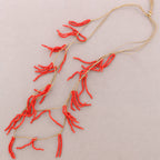 Long collier perlé en résine: Rouge