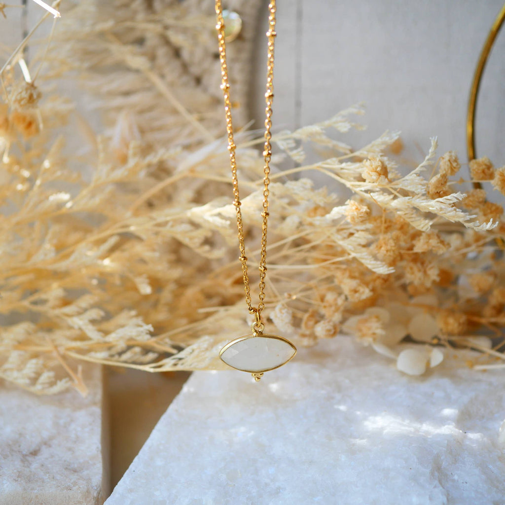 COLLIER MAHAKALI OEIL LABRADORIT OU PIERRE DE LUNE: Labradorite