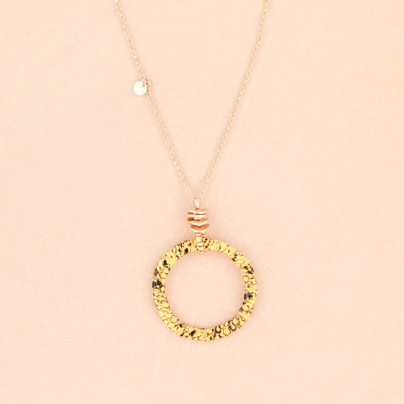 Collier long avec pendentif Piton Ring: Beige