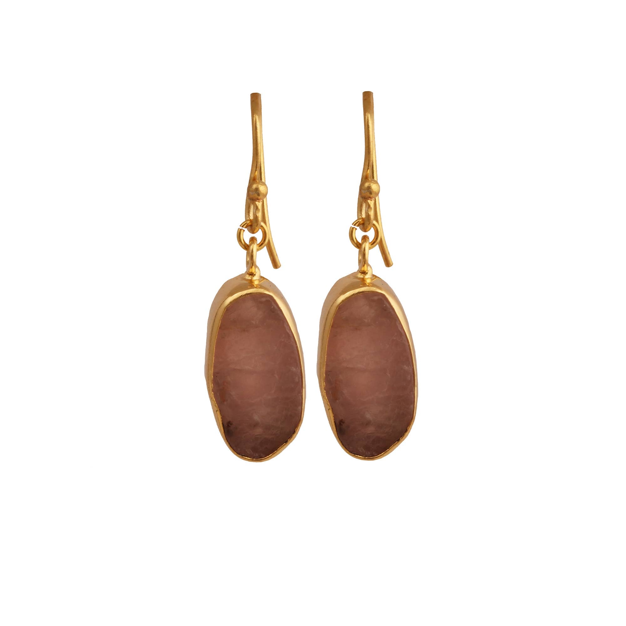 Boucles d'oreilles pendantes en quartz rose brut en laiton plaqué or