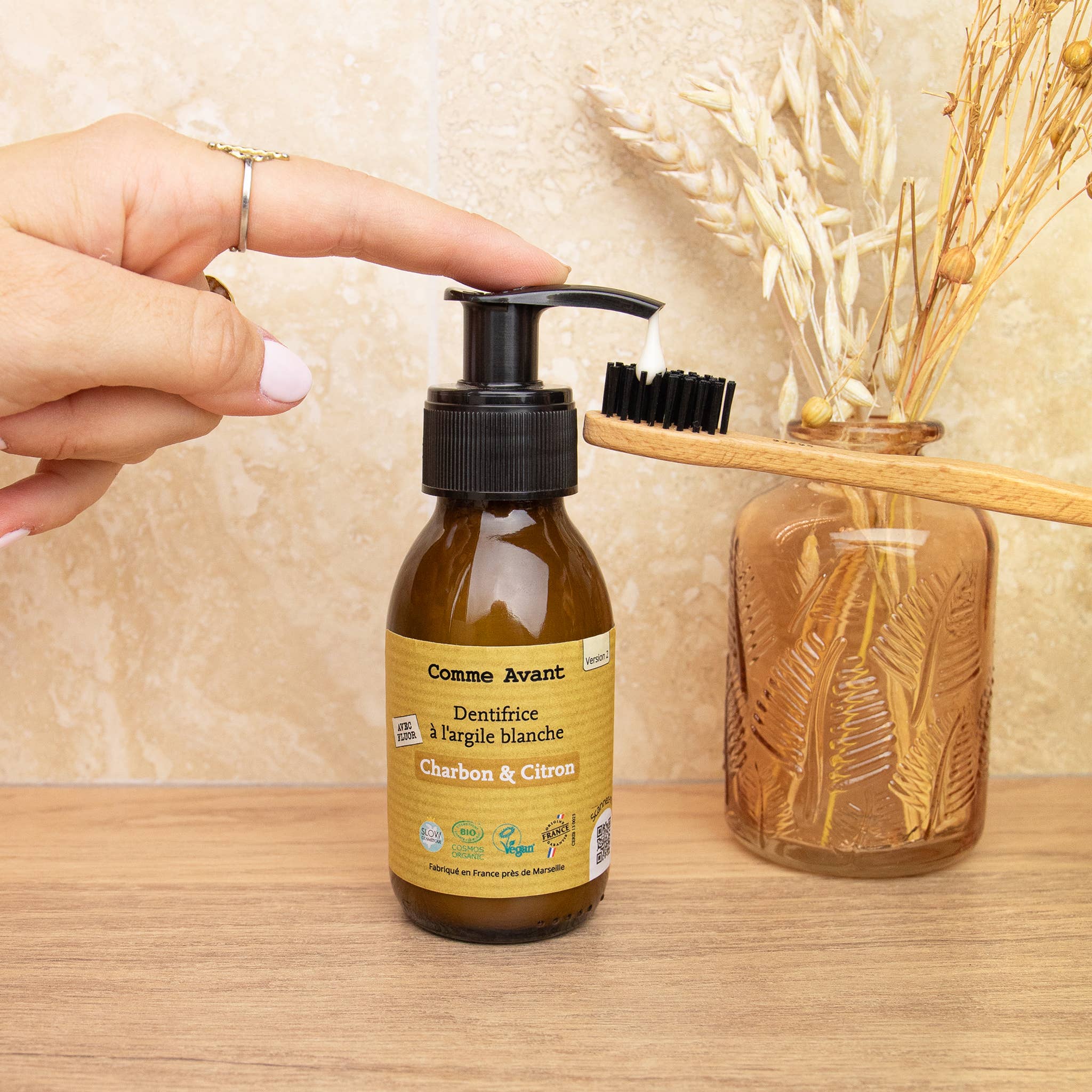 Dentifrice en pâte au charbon végétal et citron: 1 dentifrice - 90ml