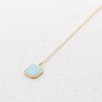 Collier en acier avec pendentif en pierre: Rose