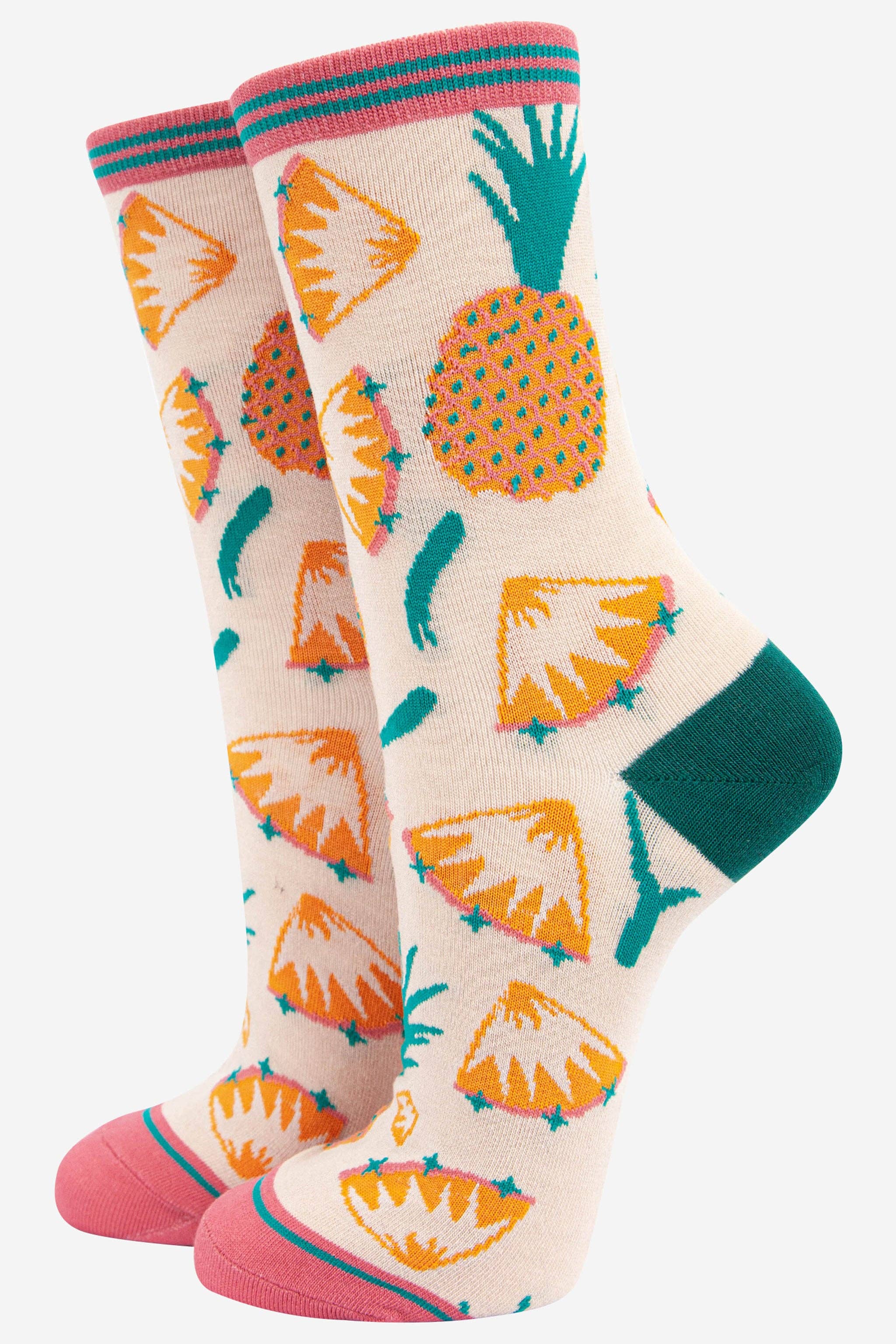 Coffret cadeau de chaussettes en bambou aux fruits tropicaux pour femmes: ROYAUME-UNI 3-7 | UE 36-40 | ÉTATS-UNIS 5-9