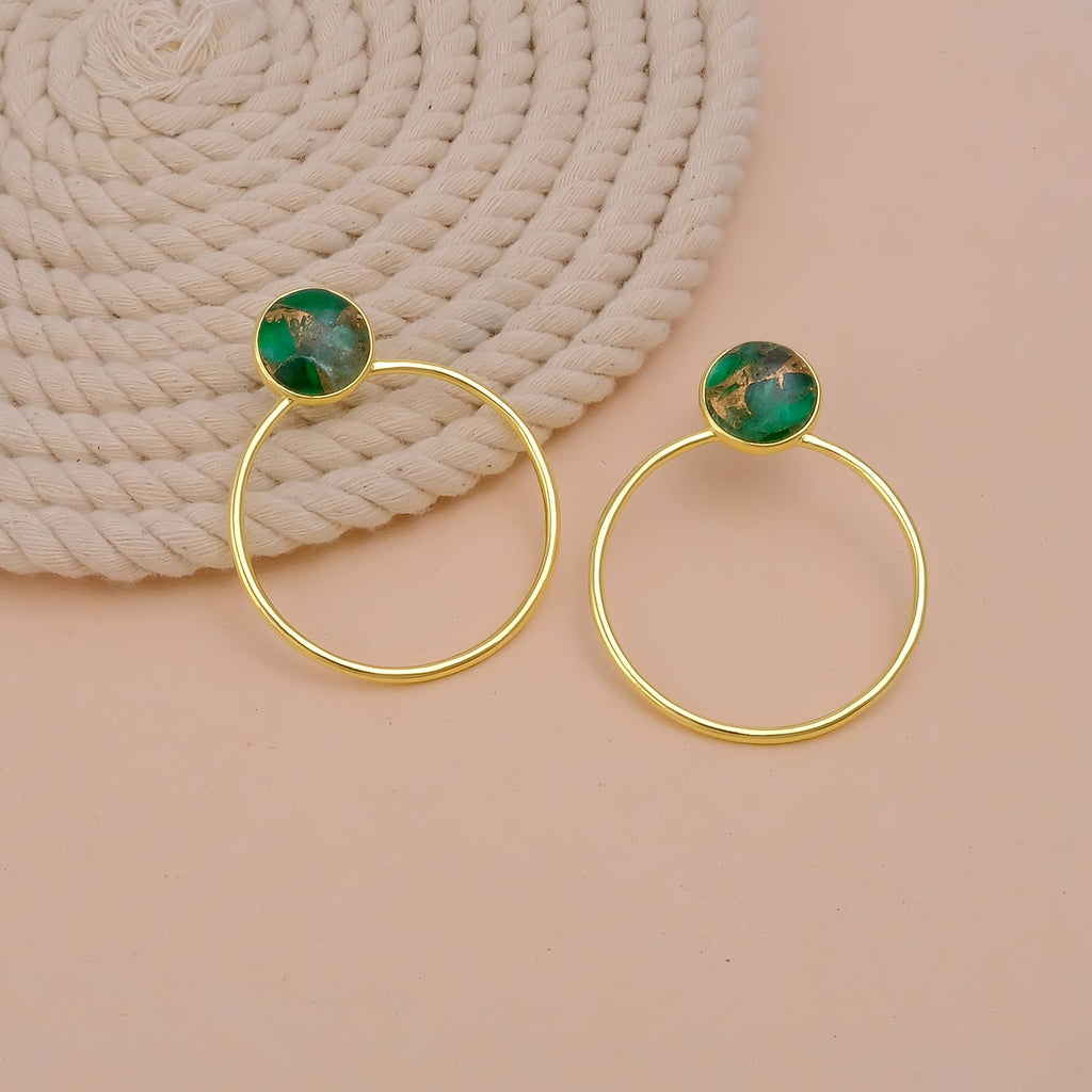 Clous d'oreilles sertis de jade Mohave vert en forme ronde plaqués or