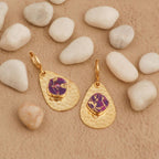 Boucles d'oreilles pendantes texturées plaquées or Mohave violettes faites à la main