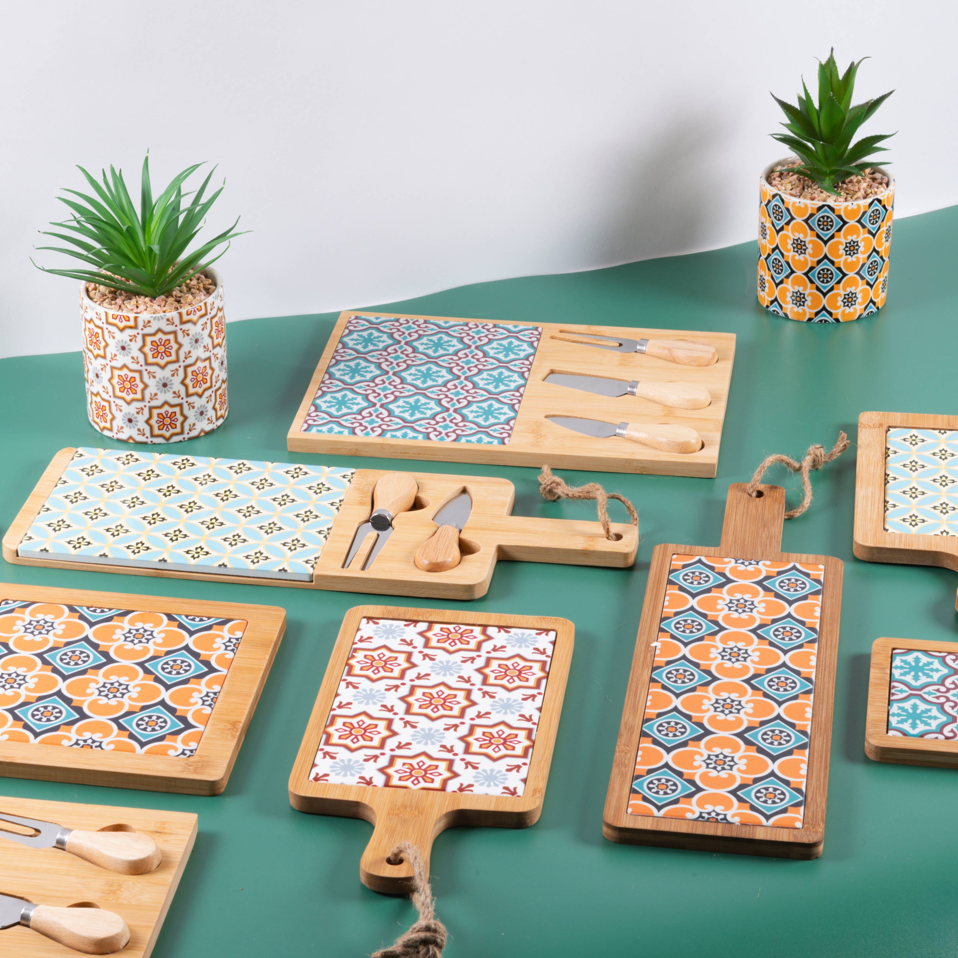 PLANCHE VALLADOLID 4ASS AVEC3 COUTEAUX À FROMAGE