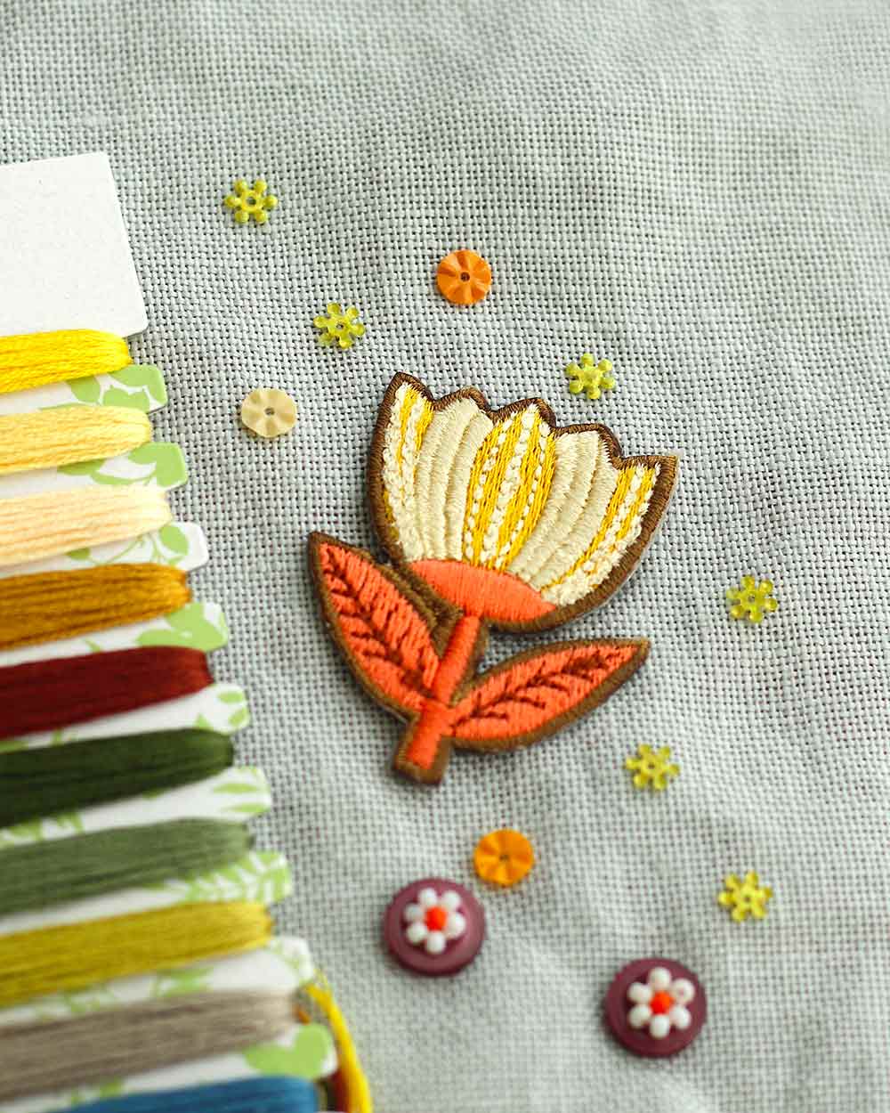 Patch brodé thermocollant motif Tulipe jaune