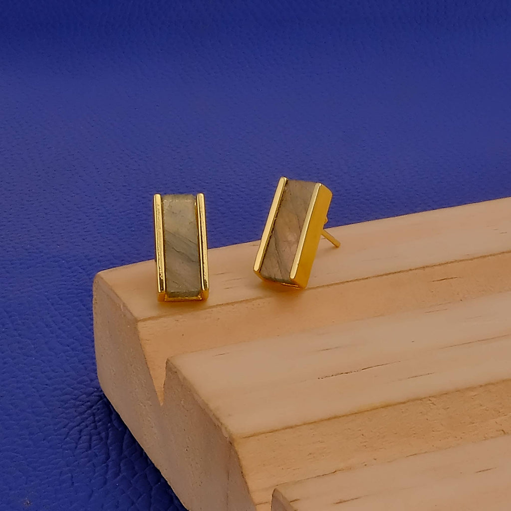 Boucles d'oreilles en forme de barre en labradorite, pierre de naissance de février.