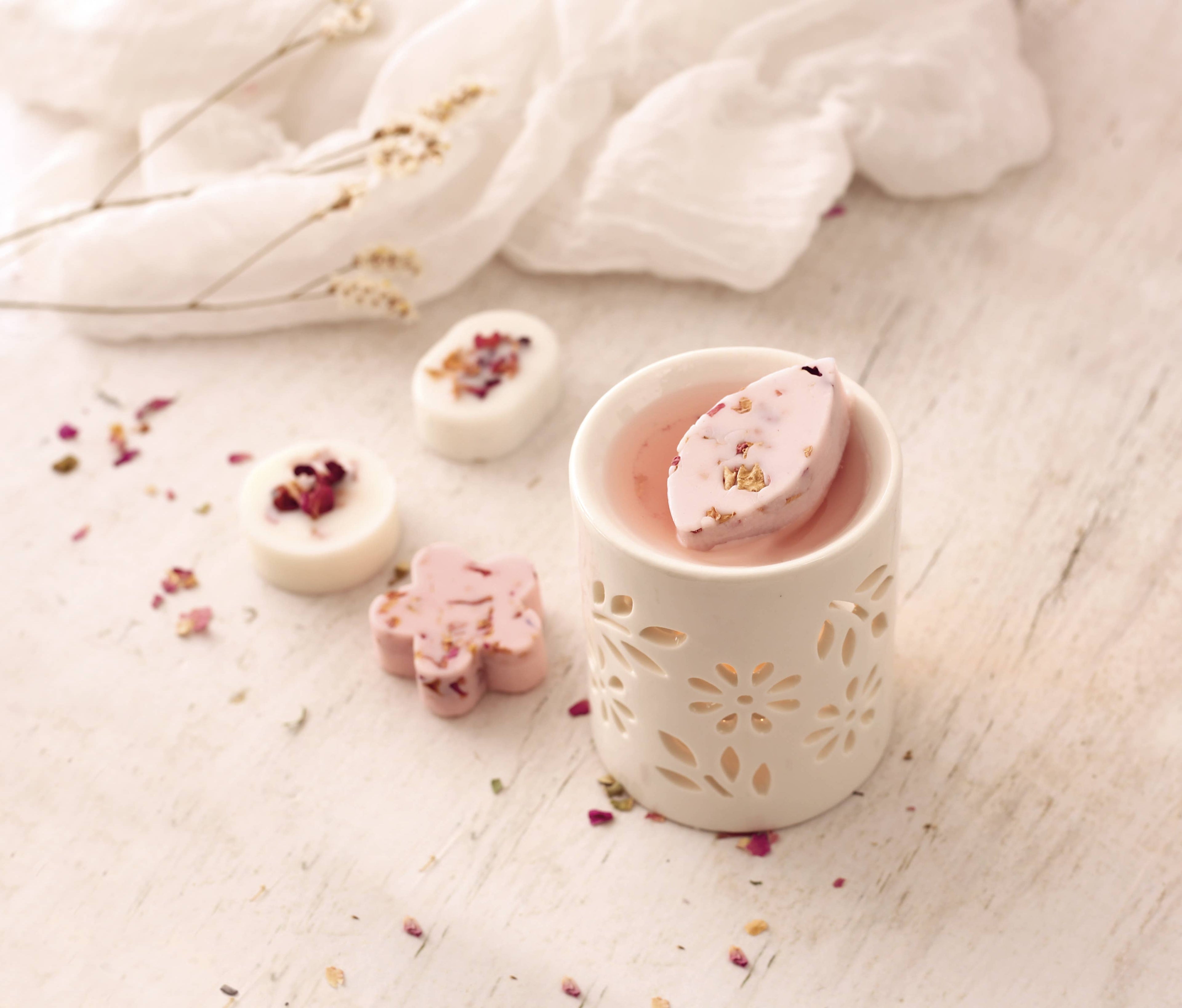 KIT DIY L'ATELIER FONDANTS A BOUGIES FLEURIES