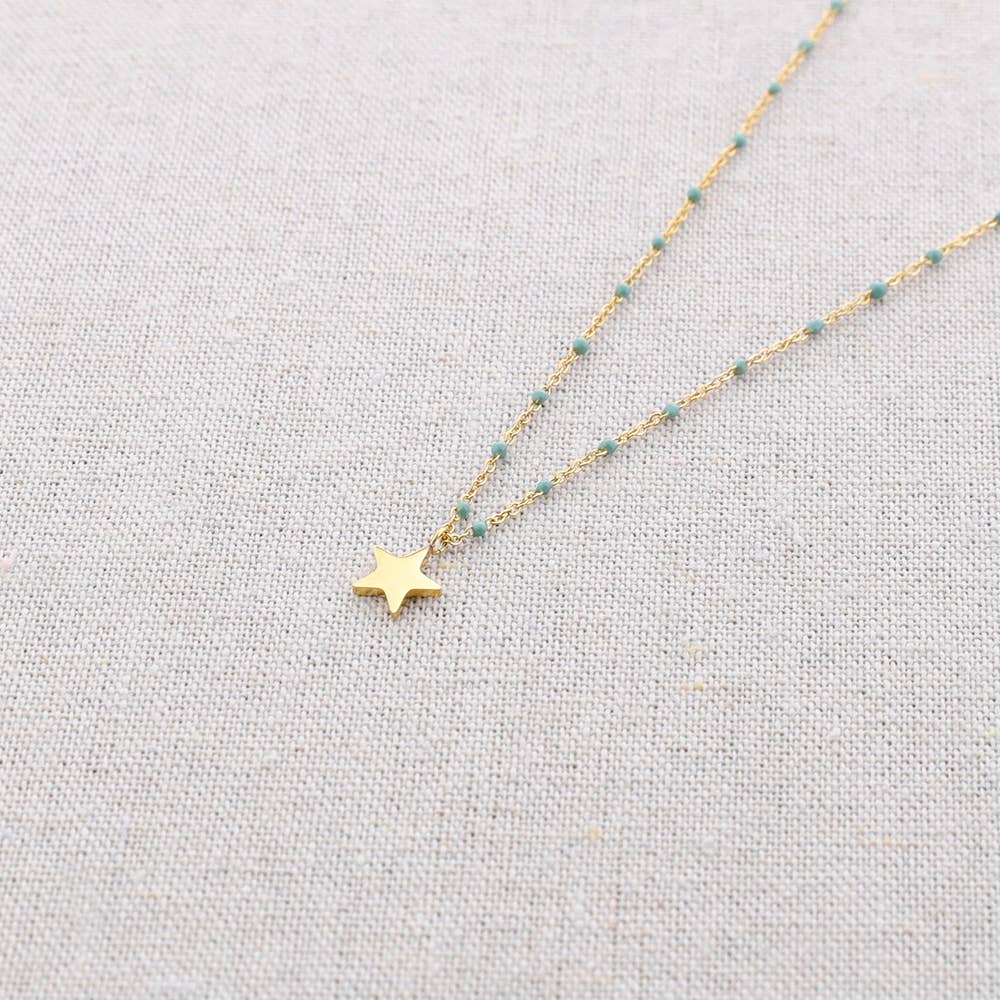 Collier en acier émaillé avec pendentif étoile: Noir