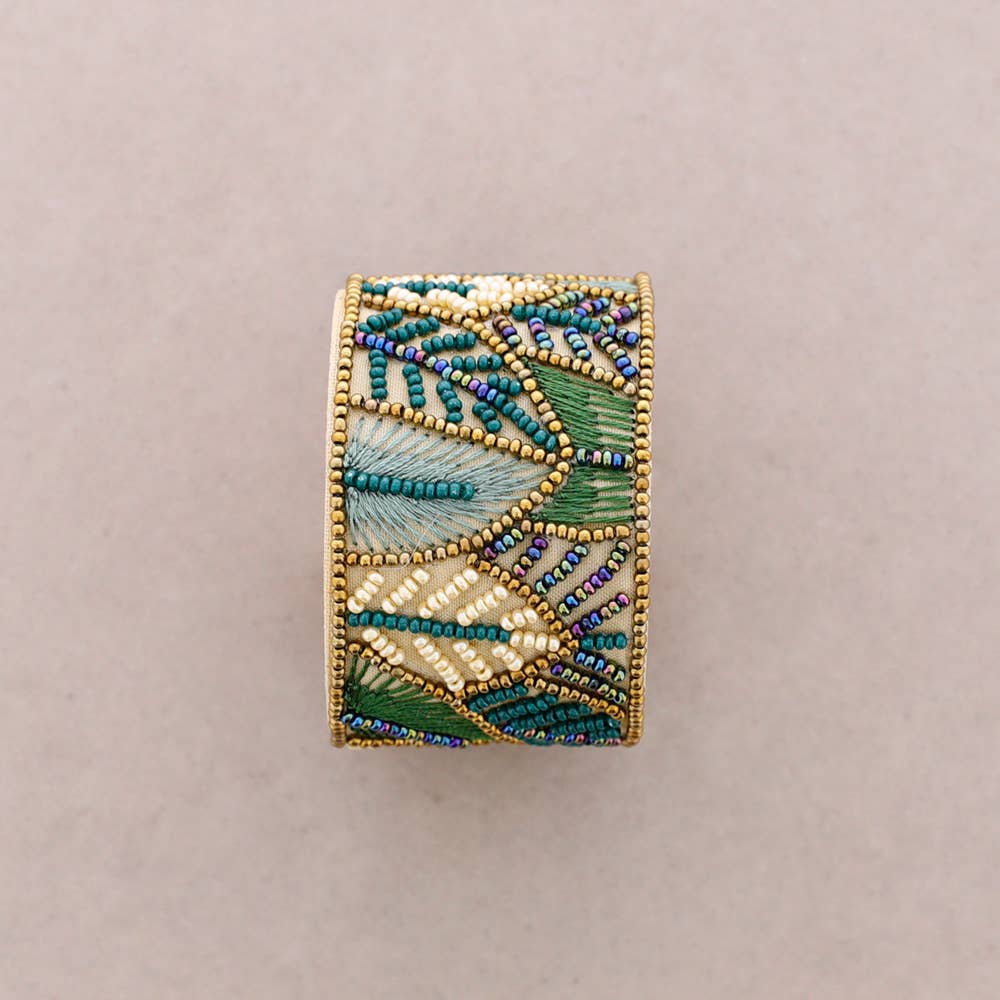 Bracelet ajustable, paillettes, feuilles: Fuchsia