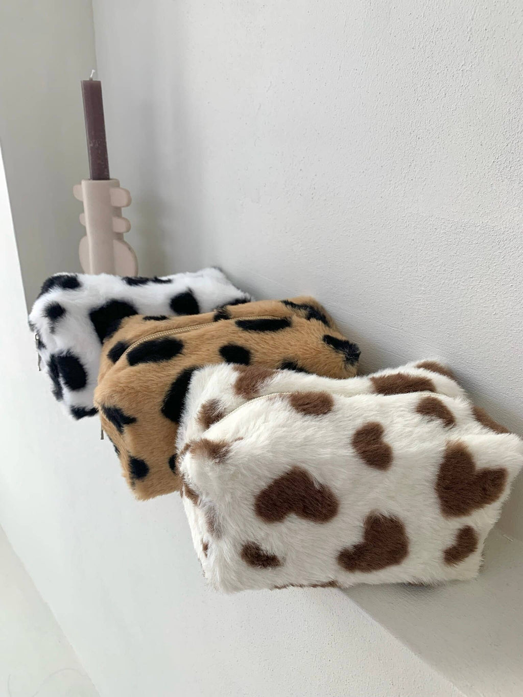 Trousse fausse fourrure motif cœur CY208-210JH: Blanc / 100% Polyester